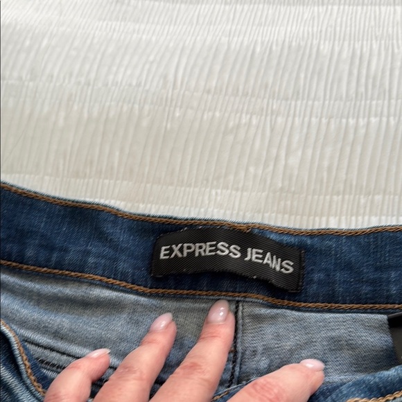❤️Express Blue Jean Shorts Distressed Style - Picture 2 of 4